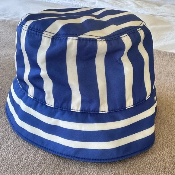 Prada recycled nylon bucket hat - Picture 3 of 5